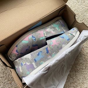 New Women’s Toms Unicorn Print sz 6